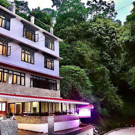 Daksha Pelling Nest Hotel Exterior foto