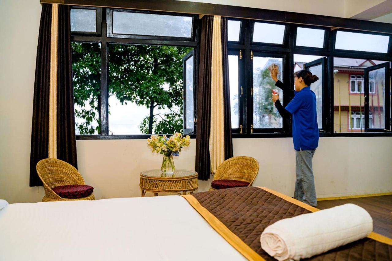 Daksha Pelling Nest Hotel Exterior foto