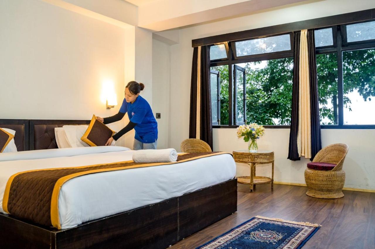 Daksha Pelling Nest Hotel Exterior foto
