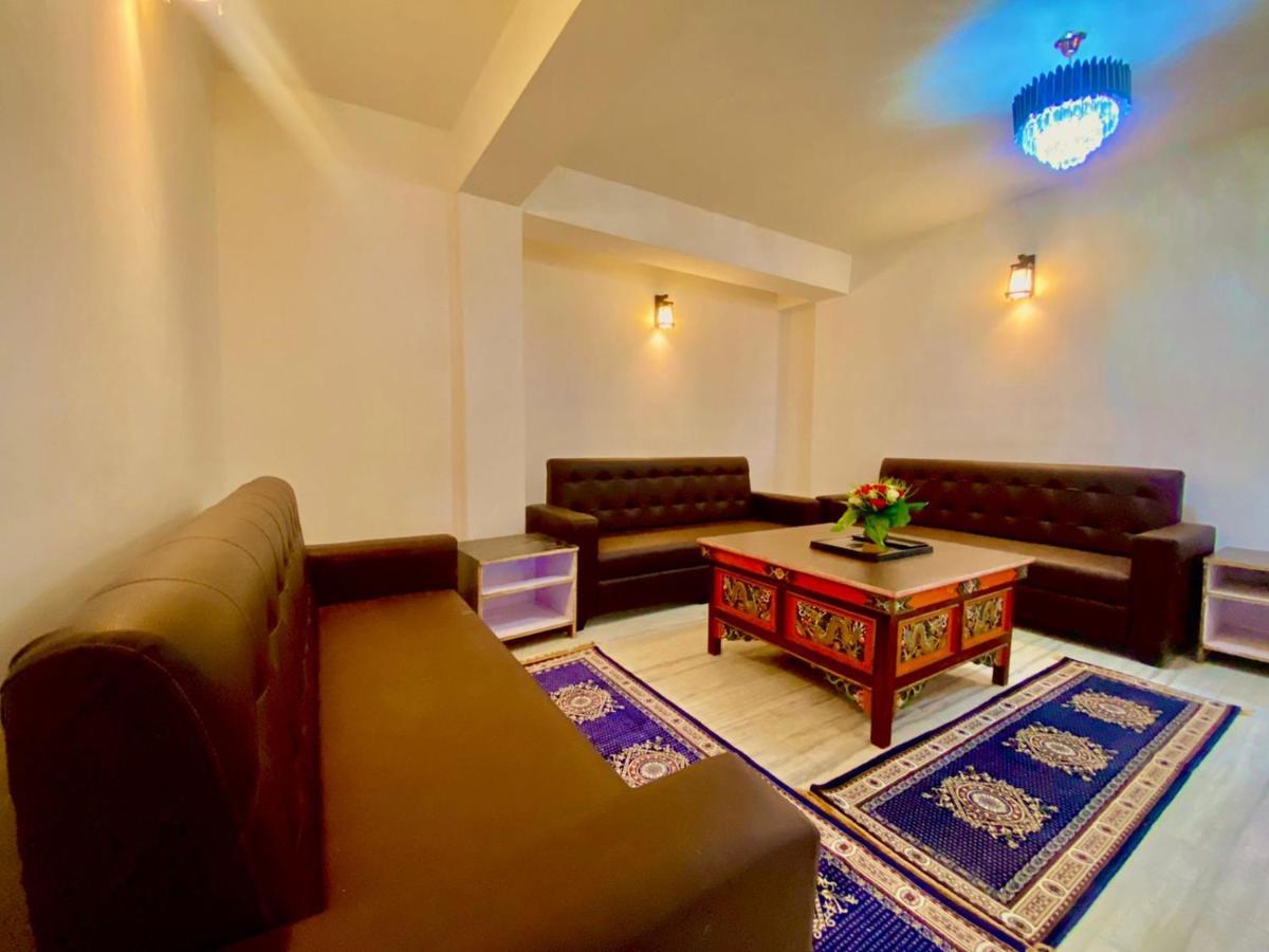 Daksha Pelling Nest Hotel Exterior foto